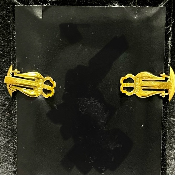 Vintage matte/satin gold tone
"half ball" Earrings, NWT - Picture 4 of 6